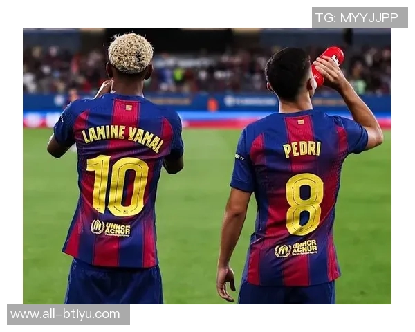 环足奖最佳男足俱乐部候选名单揭晓巴萨蓝军弗拉门戈利物浦巴黎争夺荣誉