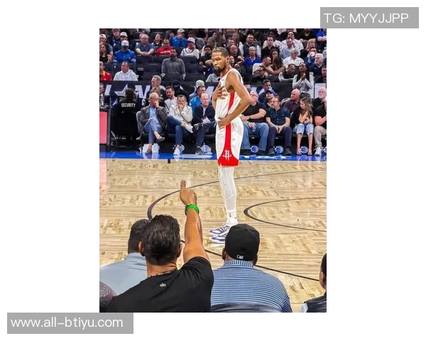 乌度卡称赞球队顽强胜利杜兰特表现助力球队逆转取胜