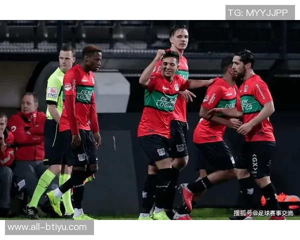 多支球队关注曼联后卫阿玛斯租借谢周三期满后或转会 多支球队关注曼联后卫阿玛斯租借谢周三期满后或转会